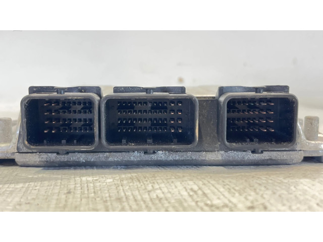 Блок управления двигателя 0281011033, 9640938180   Citroen C8