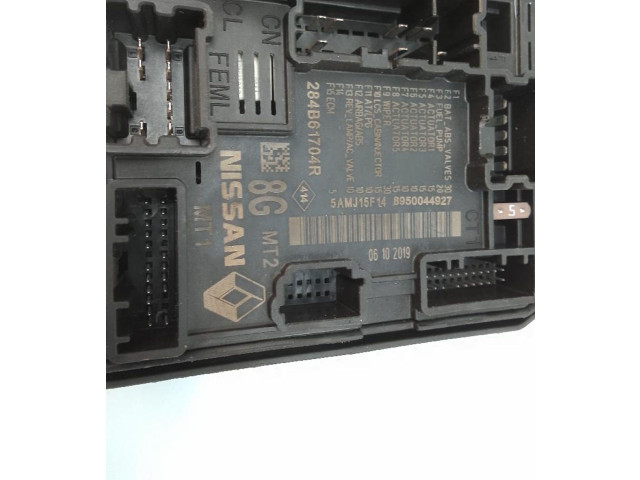 Блок предохранителей 284b61704r Renault Clio V