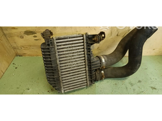 Интеркулер  8730670   Toyota Avensis T220 2.0