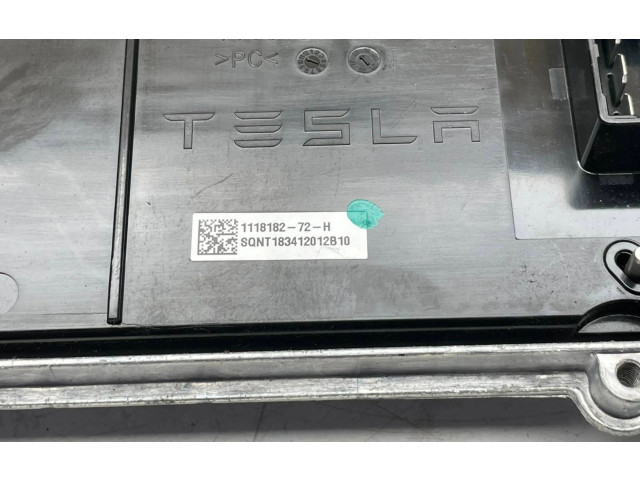Блок управления 111818272H, 111818000C Tesla Model 3
