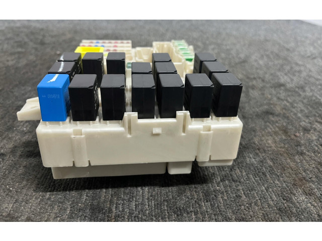 Блок предохранителей  8565A174   Mitsubishi Colt    