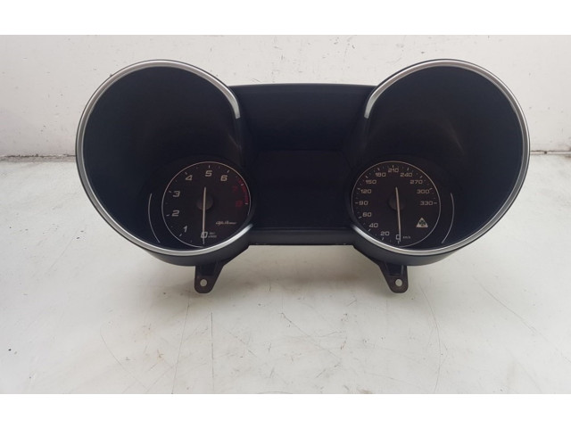 Přístrojová deska Alfa Romeo Giulia 2017