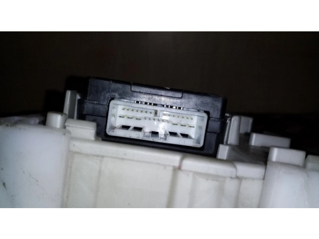 Pojistková skříňka 8264102060, MB2323008531 Toyota Corolla E120 E130 2006