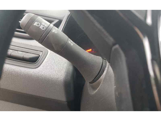 Ручка стеклоочистителей 255678479R Renault Clio V