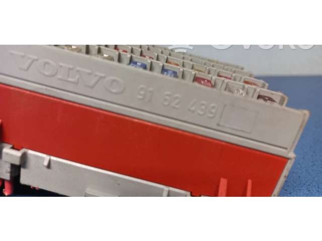 Блок предохранителей  9162439   Volvo V70    