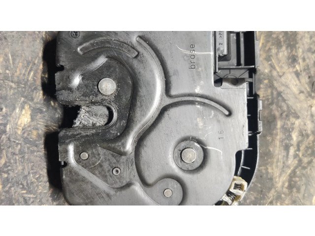 Zámek zadních dveří 04776991, 16367210 BMW 2 F46 2016