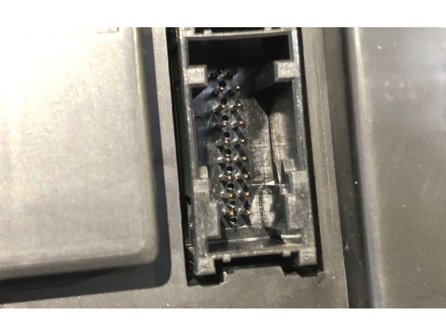 Přístrojová deska BMW 1 E81 E87 2004 6974645