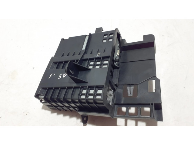 Радио/ проигрыватель CD/DVD / навигация