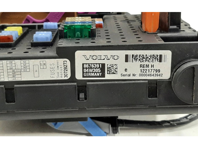 Блок предохранителей 8676391, 12217799   Volvo V70    