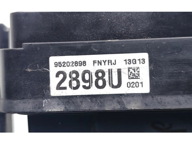 Pojistková skříňka 95202898 Opel Antara 2013