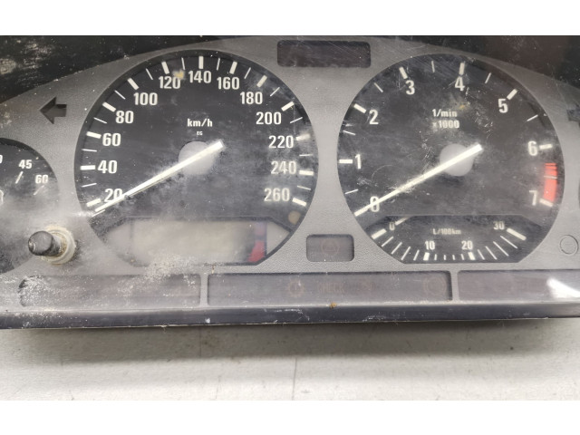 Панель приборов 62118357427, 8357427   BMW 3 E36       