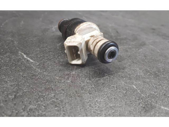 Форсунка 030906031a Volkswagen Golf II