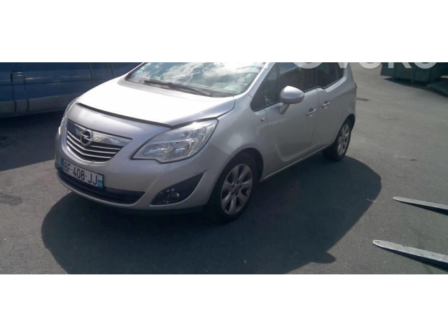 Руль Opel Meriva B  2010 - 2016 года 13351023      