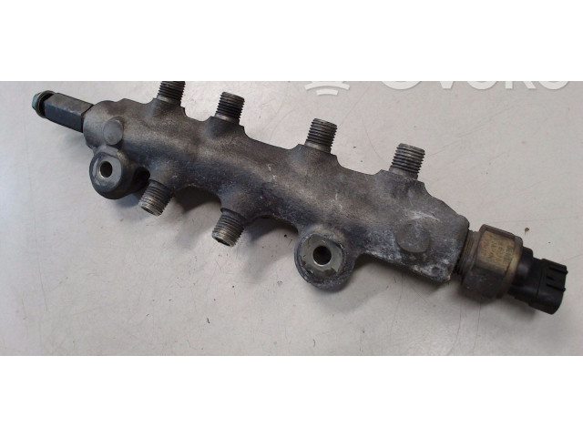 Топливная рампа FP8713150 Mazda Premacy