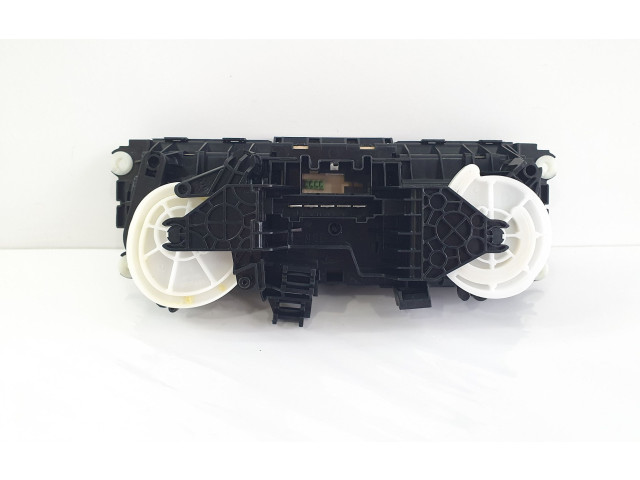 Блок управления климат-контролем 69747020   Volkswagen Transporter  Caravelle T5