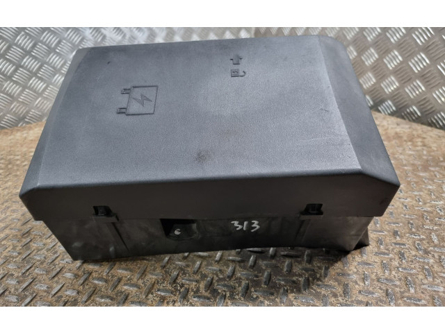 Pojistková skříňka 19210437, 15097981 Cadillac Escalade 2007