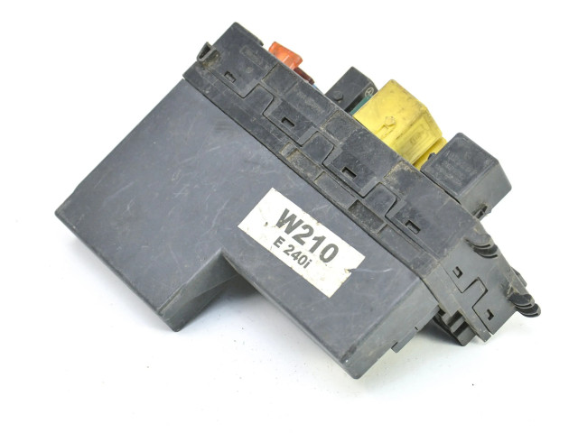 Pojistková skříňka 0025452701 Mercedes-Benz E W210 1995