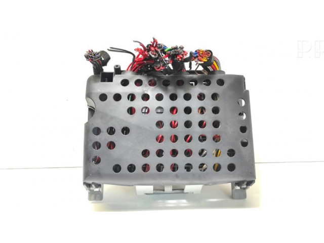   Pojistková skříňka 90504534   Opel Vectra B 1998