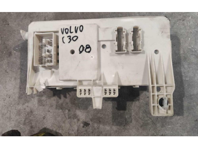 Блок предохранителей Volvo C30