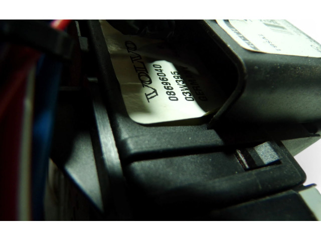 Блок предохранителей 9401802, 0957455   Volvo S80    