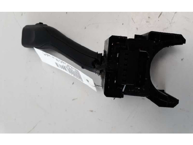 Ручка стеклоочистителей 4B0953503F   Audi A3 S3 8L