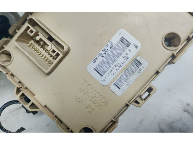 Блок предохранителей  89221-0F010   Toyota Corolla Verso AR10    