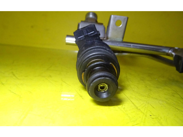 Vstřikovací lišta 90536149 Opel Zafira A