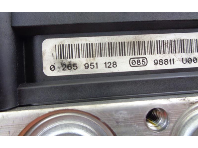 Блок АБС Renault Twingo II 2007 - 2014 года