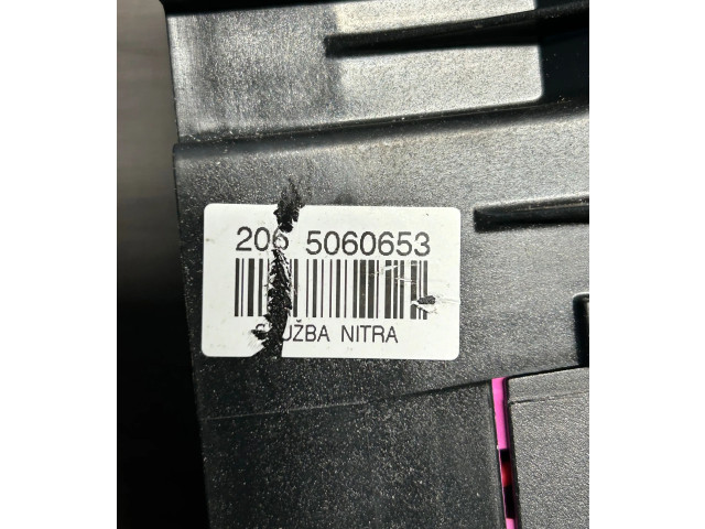 Блок предохранителей 2065060653 Skoda Superb B6 (3T)