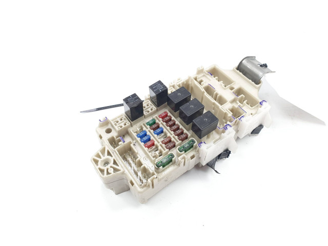 Pojistková skříňka Mitsubishi Pajero 2008