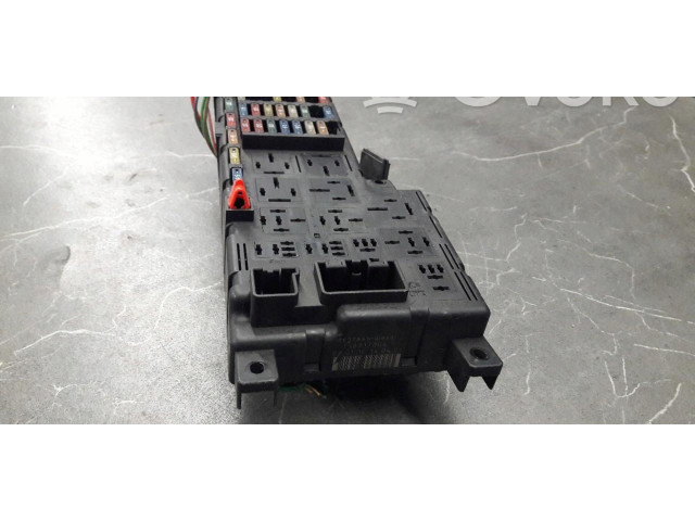 Блок предохранителей 518717004 Volvo S60