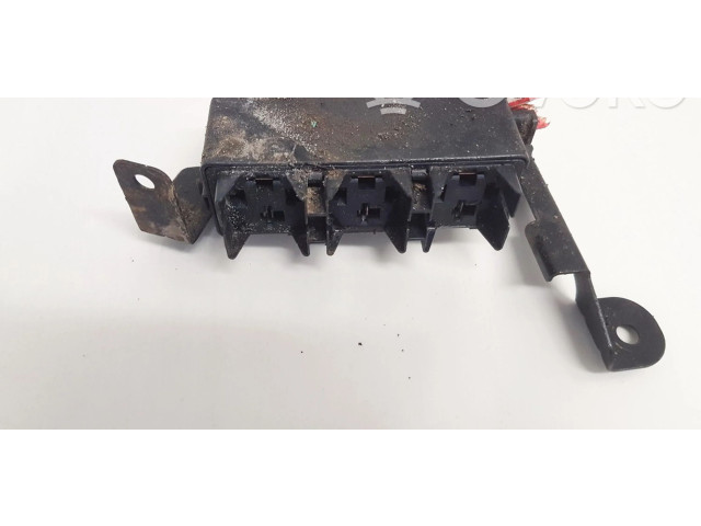 Блок предохранителей     Subaru Forester SH    