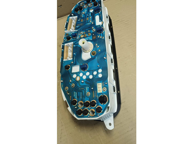 Панель приборов MR168069 Mitsubishi Colt