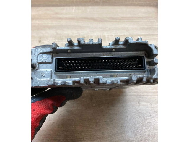 Блок управления двигателем Блок управления 028906021AT, 0281001368   Volkswagen PASSAT B4