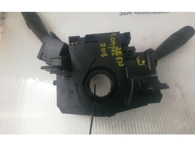 Подушка безопасности водителя 05156106a   Jeep Compass