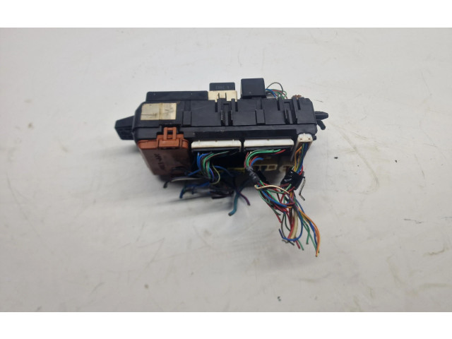 Блок предохранителей MB953355   Mitsubishi Carisma    