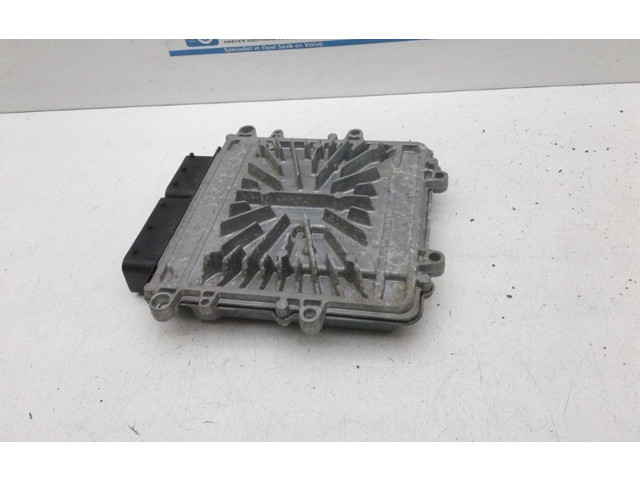 Блок управления впрыском 31272462   Volvo V70