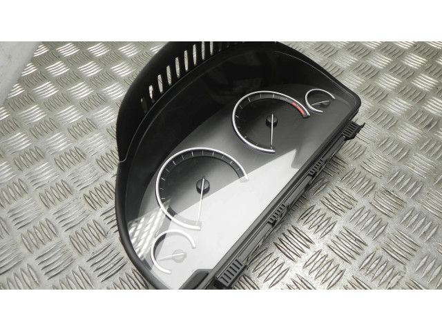 Přístrojová deska BMW 7 F01 F02 F03 F04 2011 9265160