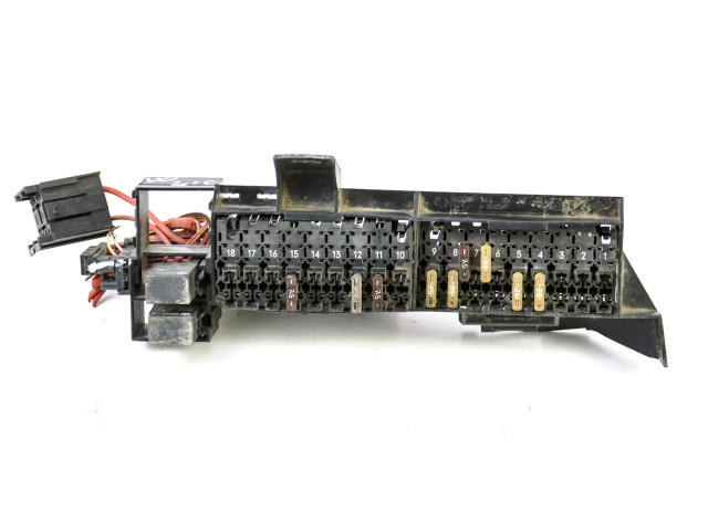 Pojistková skříňka 2105460543, A2105460543 Mercedes-Benz E W210 1995