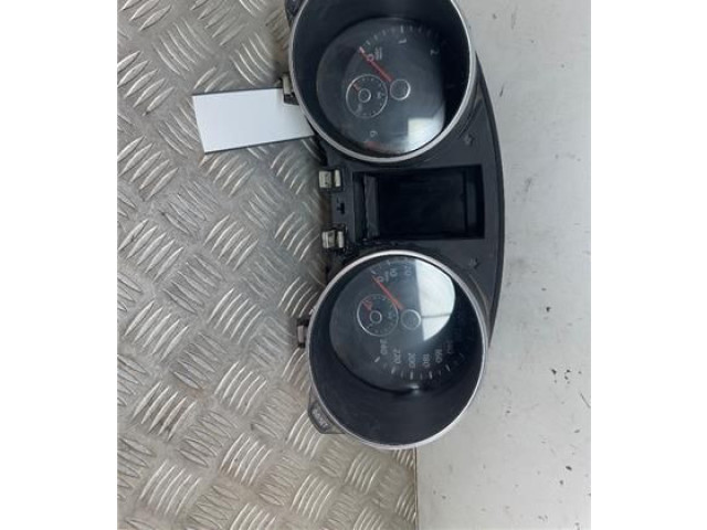 Панель приборов Volkswagen Golf VI