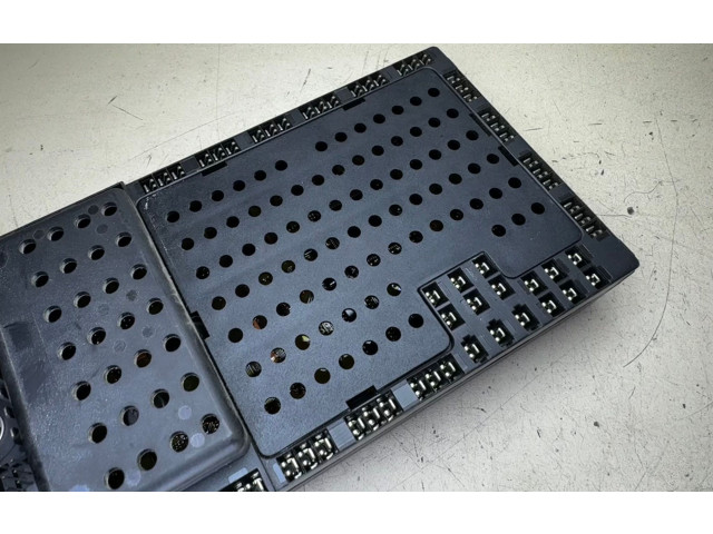 Блок предохранителей 30679527, 04W144   Volvo XC90    