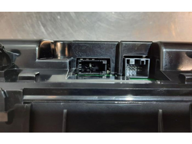 Přístrojová deska BMW X1 F48 F49 2018 62108713079