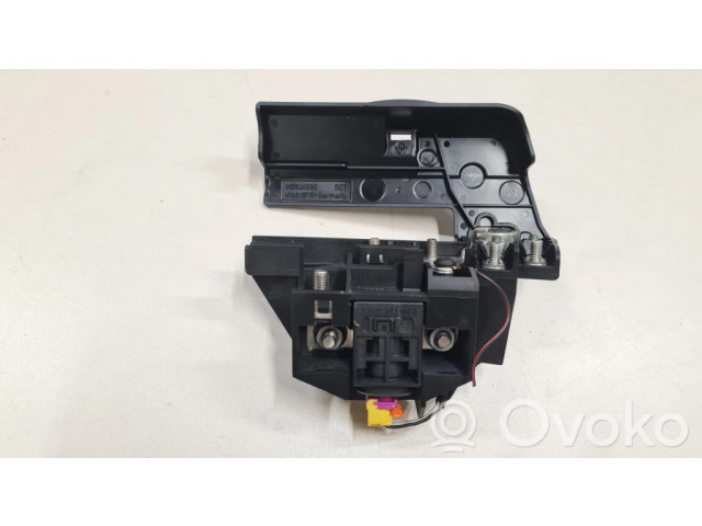 Плюсовый провод (аккумулятора)