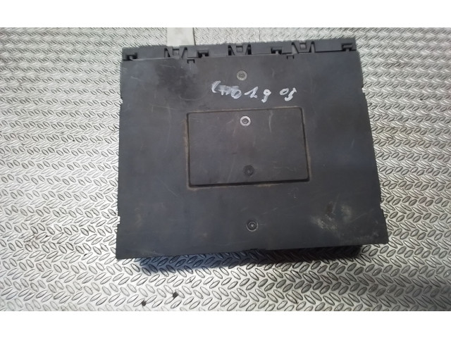 Zpětné zrcátko  Volkswagen Caddy 2007  3C0937049D  