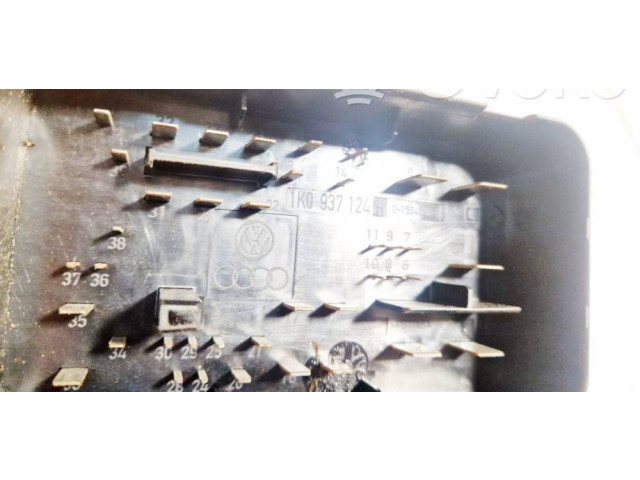 Блок предохранителей  1k0937124h, 1K0937124H   Audi A3 S3 8P    