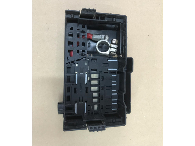 Блок предохранителей     Opel Meriva B    