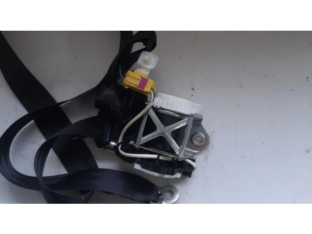 Передний ремень безопасности