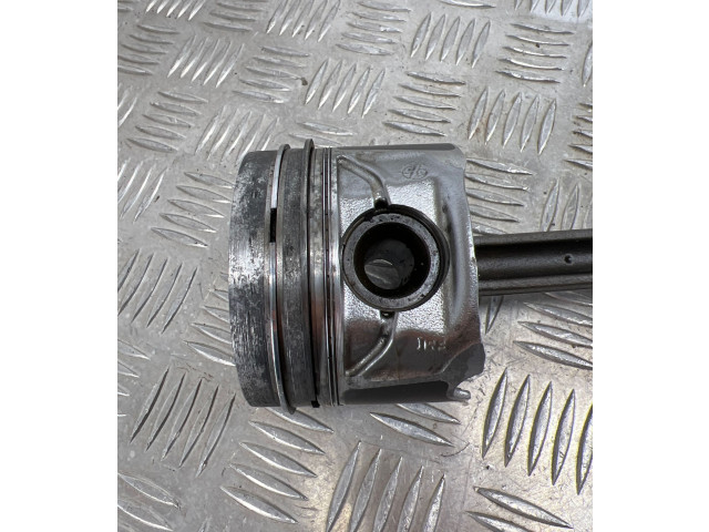 Поршень с шатуном b47 BMW 1 F40