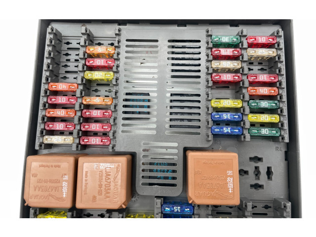 Блок предохранителей 2W9314A073BE, 2W9314A073BE Jaguar XJ X350