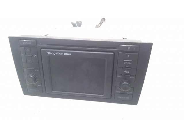 Радио/ проигрыватель CD/DVD / навигация